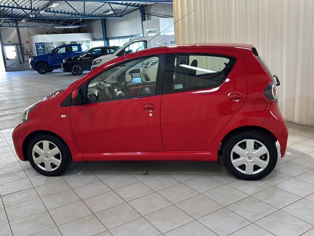 Vehicle Image 4