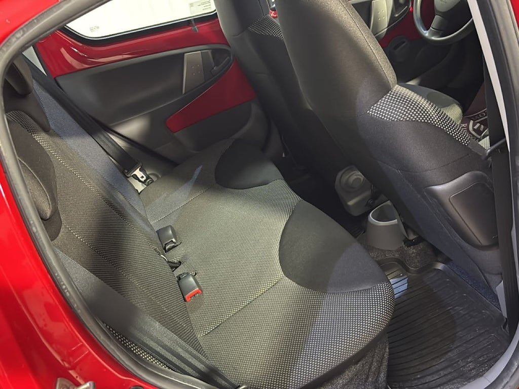 Vehicle Image 7