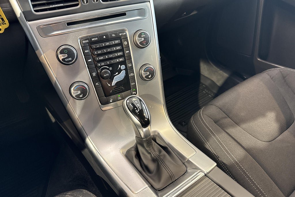 Vehicle Image 26