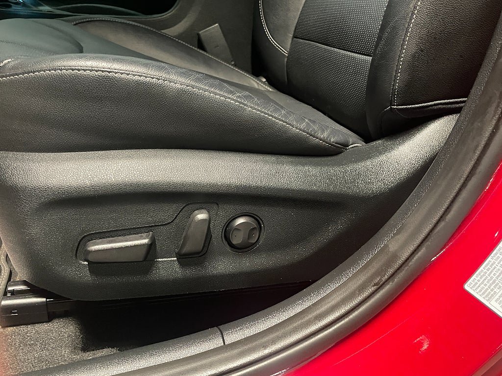Vehicle Image 17