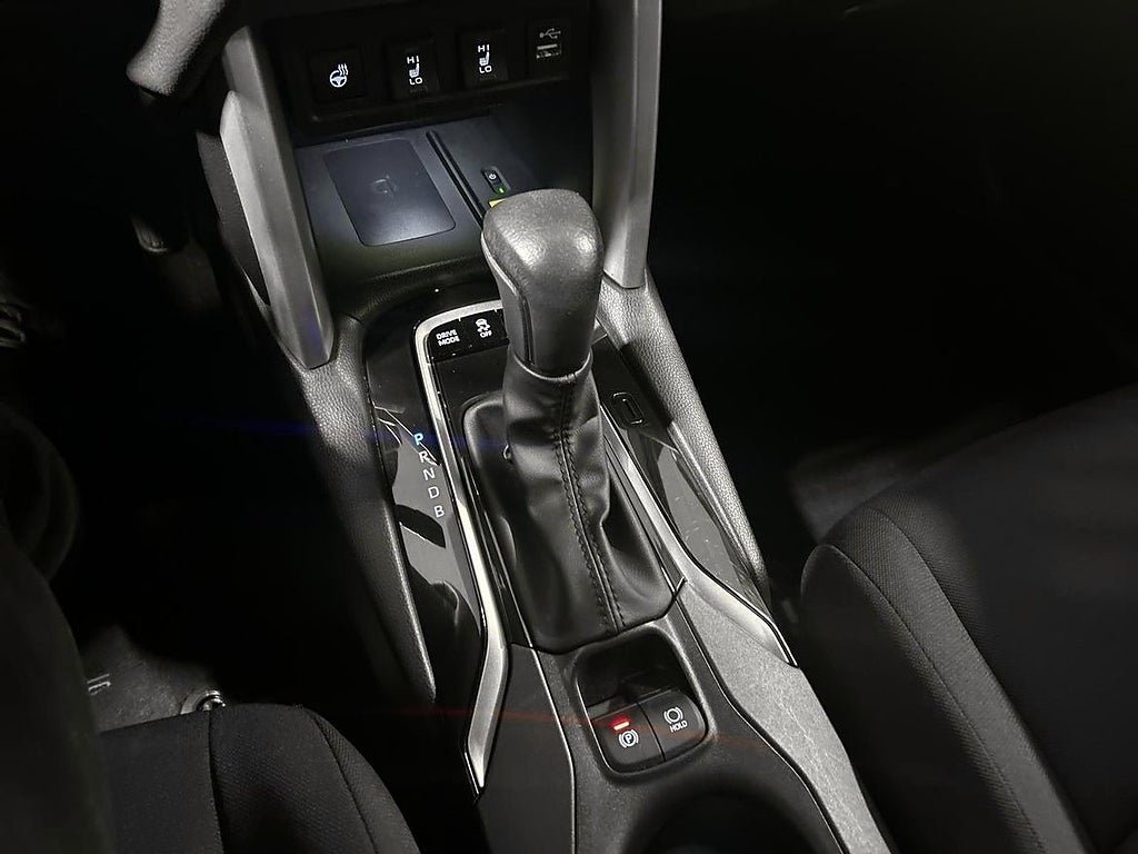 Vehicle Image 16