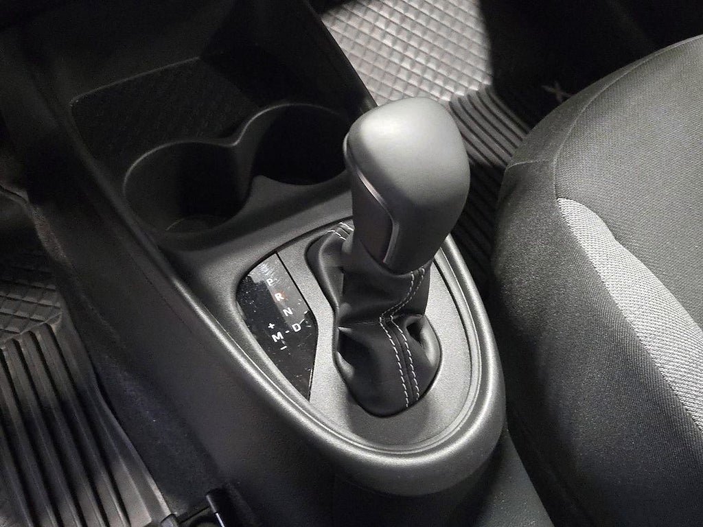 Vehicle Image 17