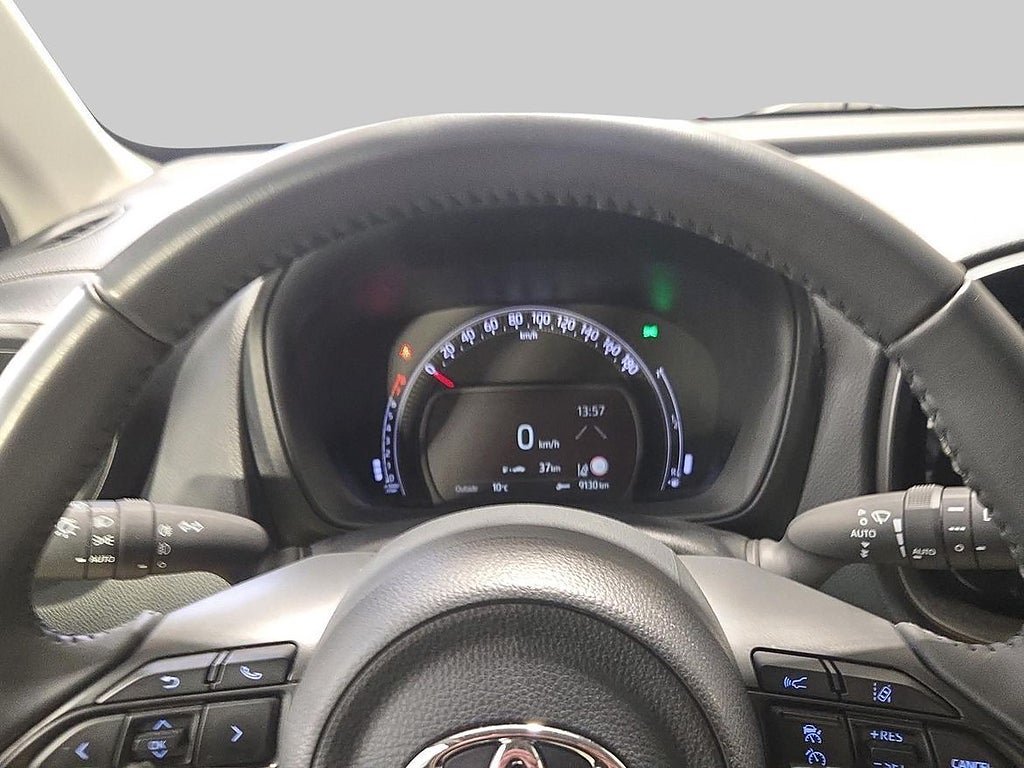 Vehicle Image 14