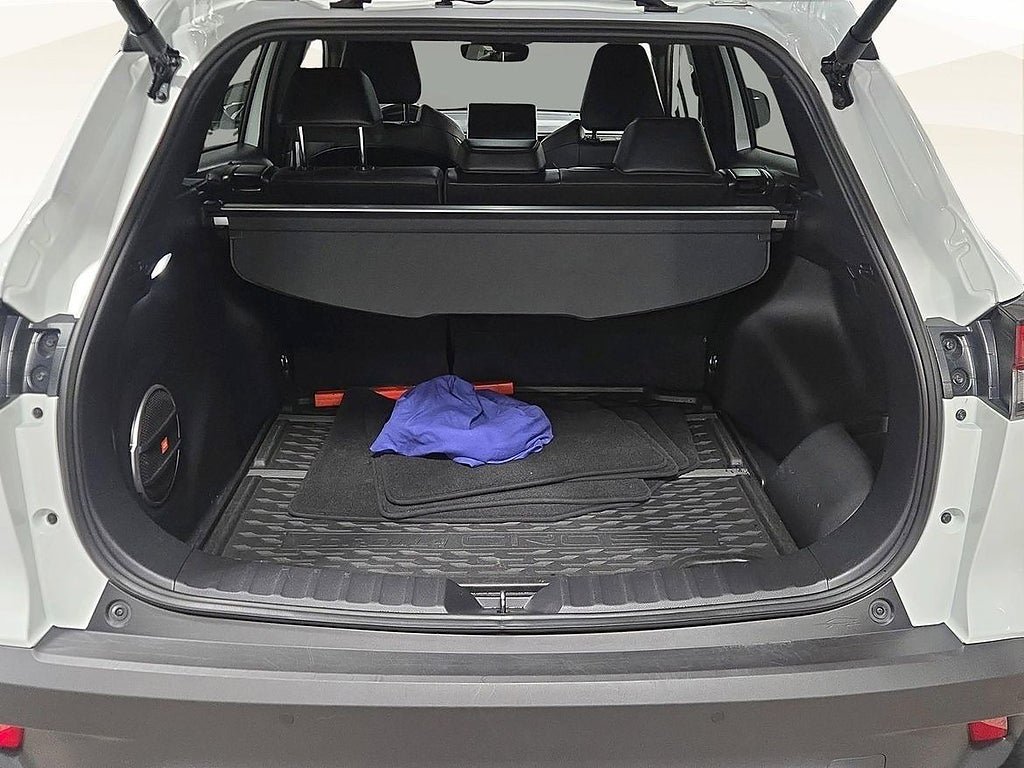 Vehicle Image 12