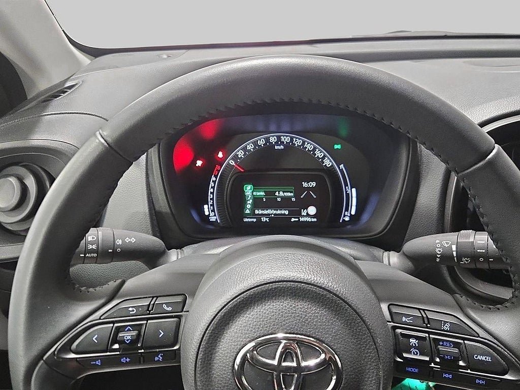 Vehicle Image 14