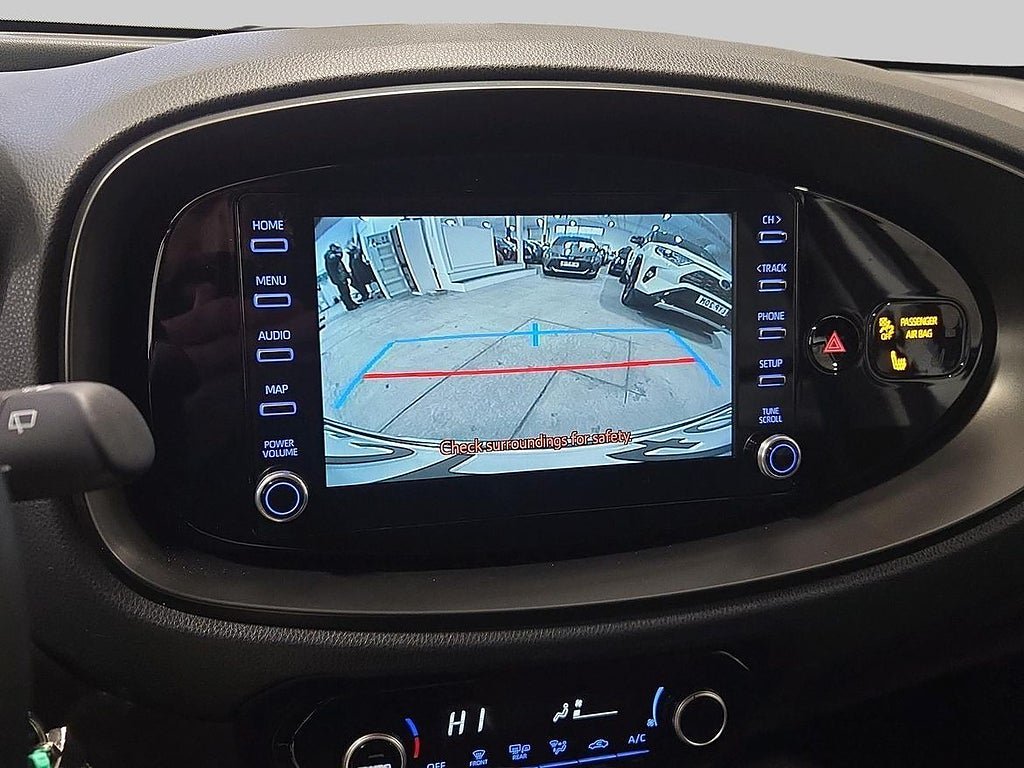 Vehicle Image 16