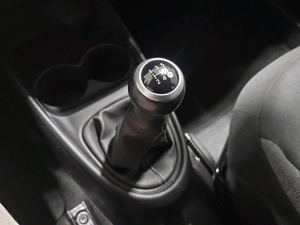 Vehicle Image 17