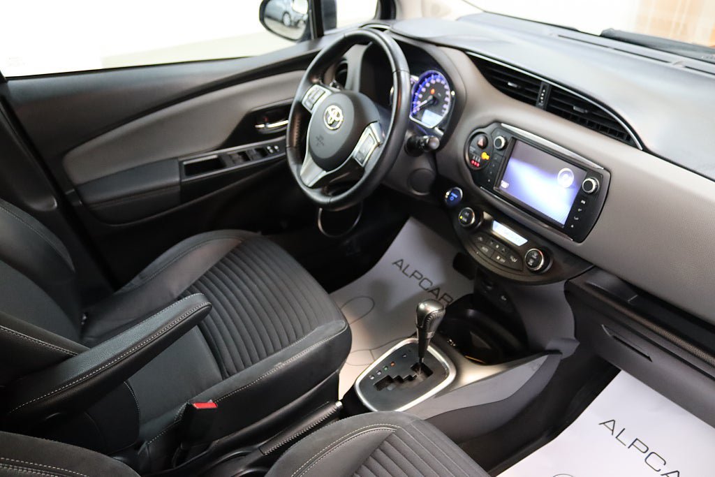 Vehicle Image 15