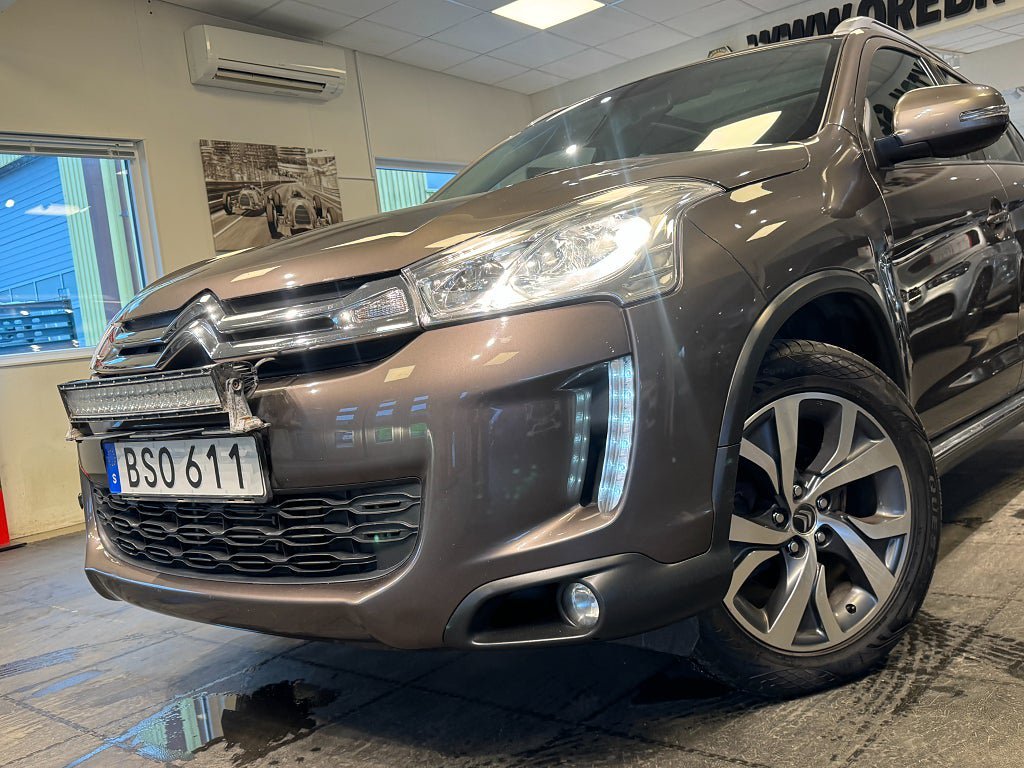 Vehicle Image 6