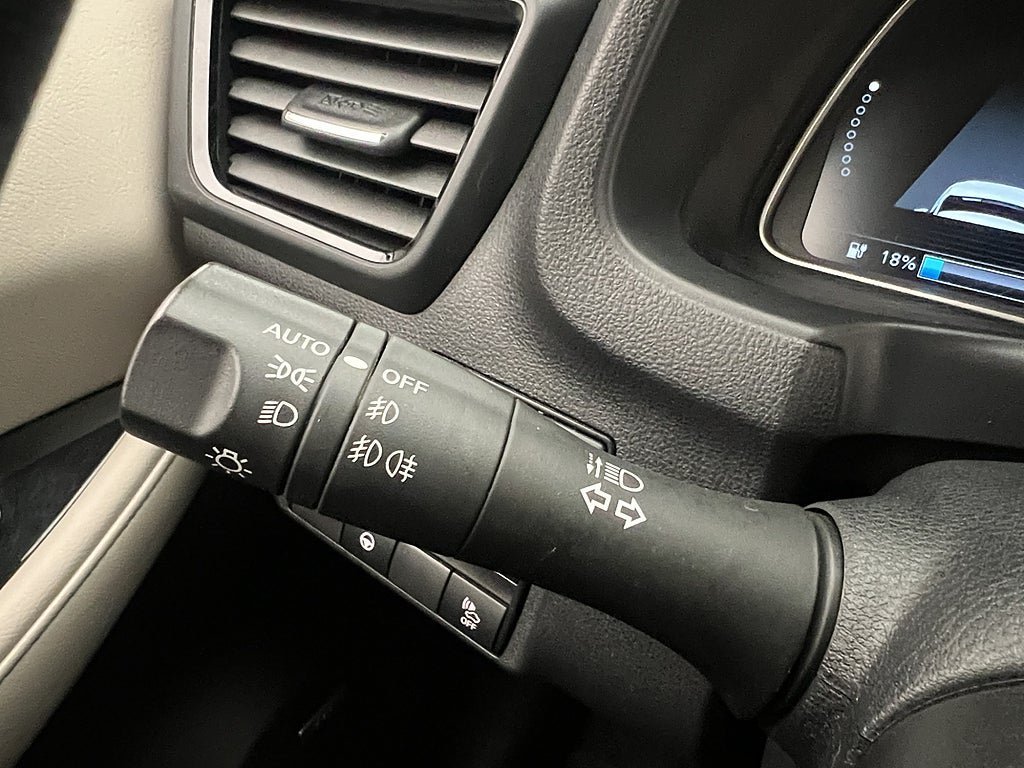 Vehicle Image 26