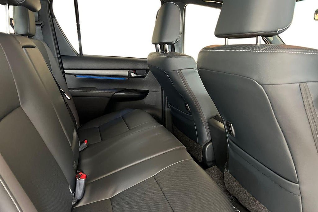 Vehicle Image 9