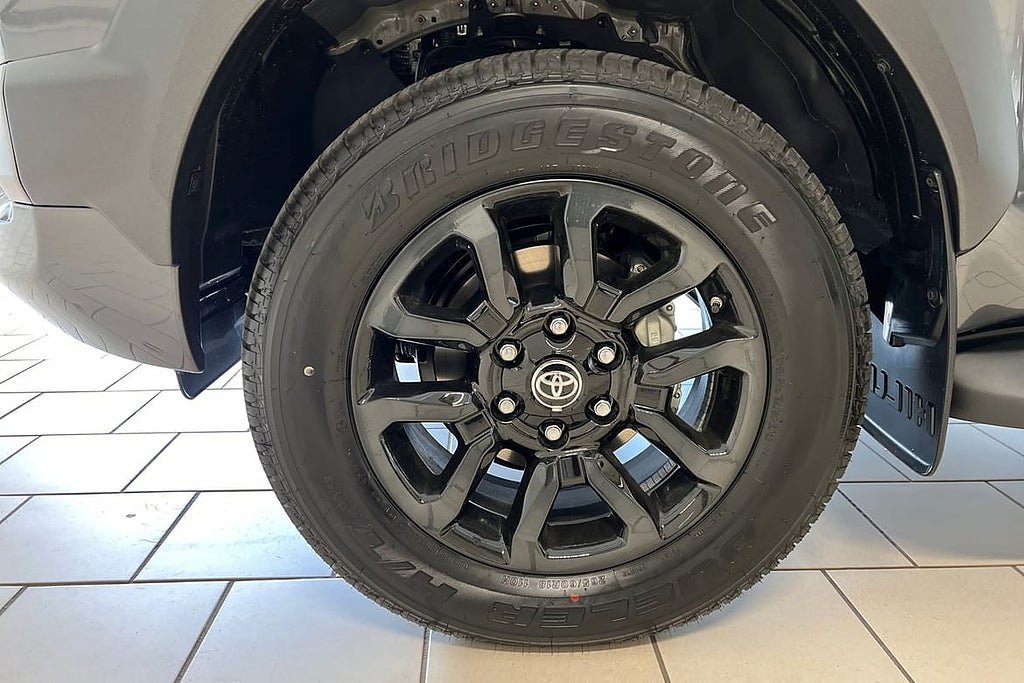 Vehicle Image 17