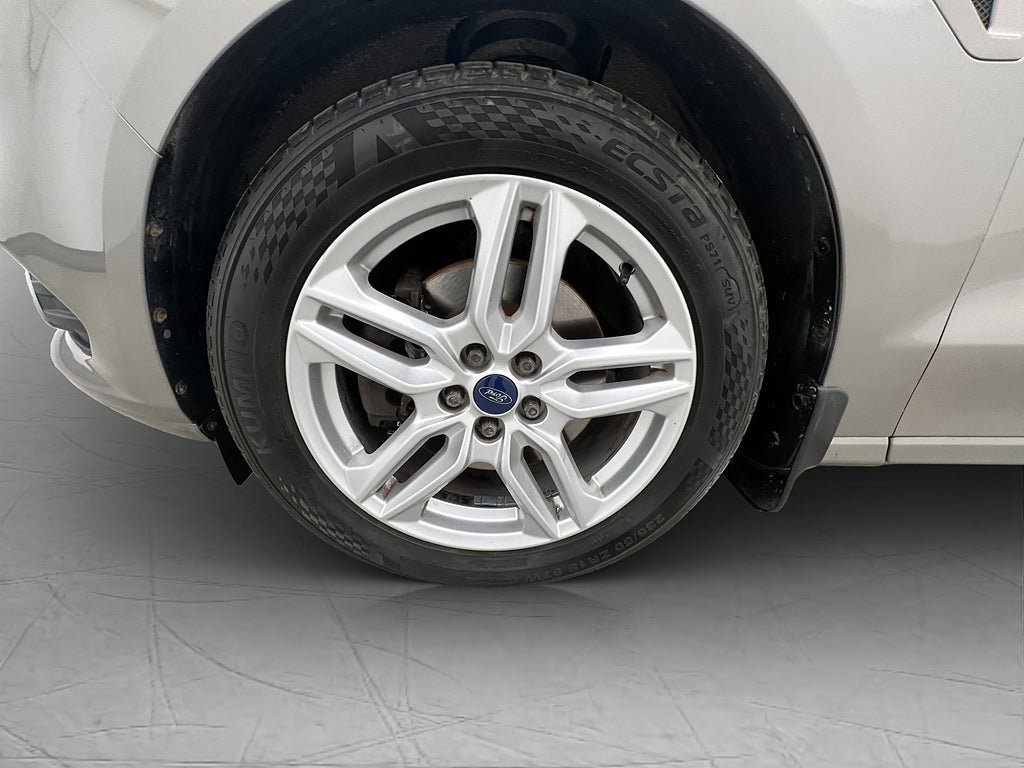 Vehicle Image 30