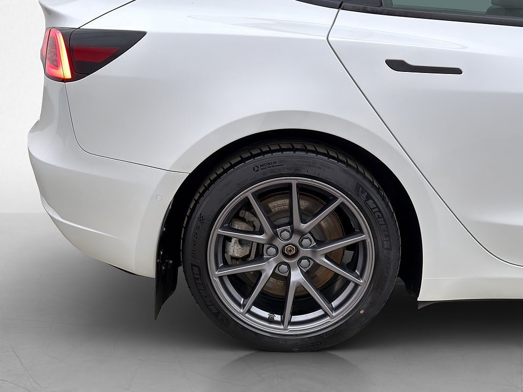 Vehicle Image 29