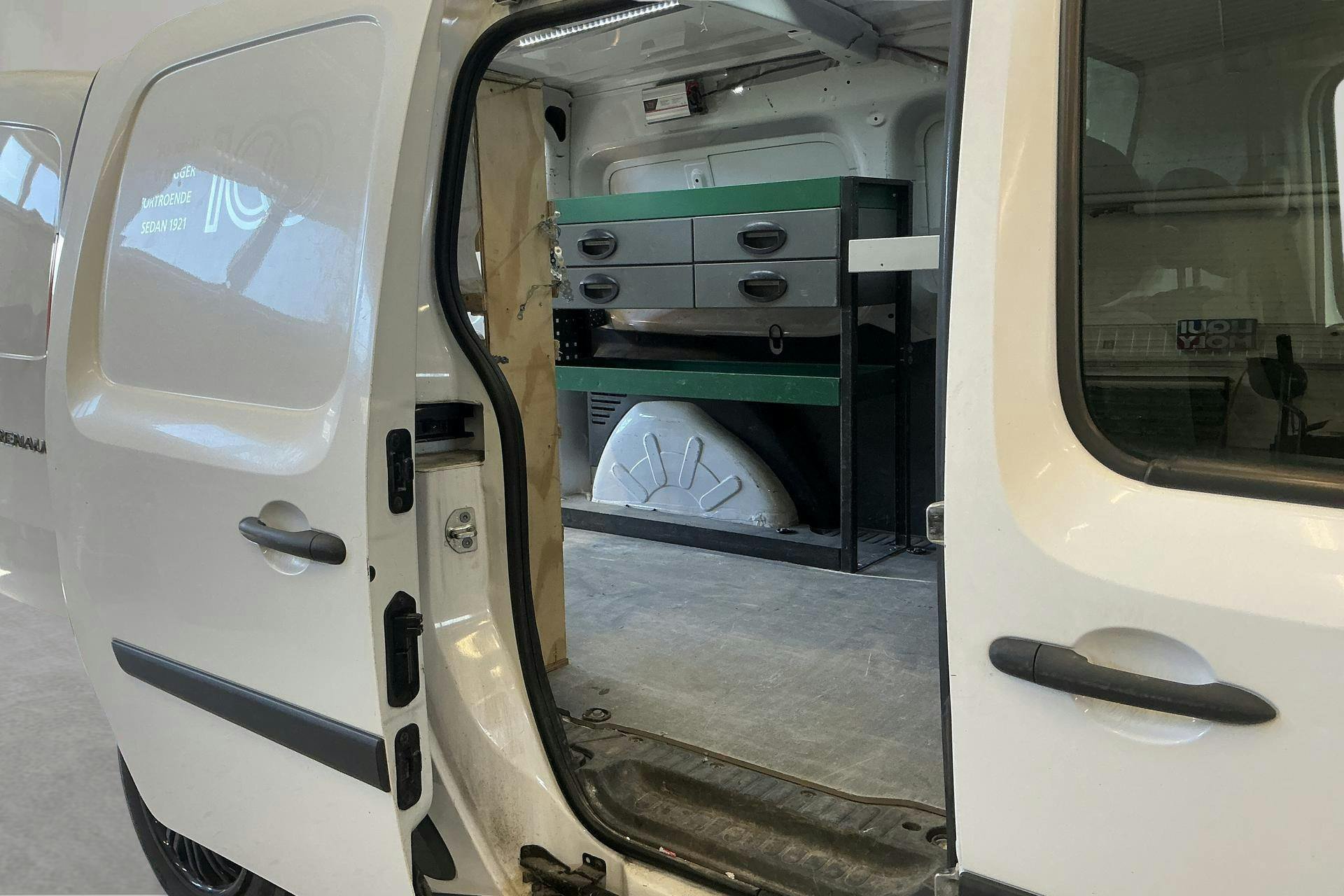 Vehicle Image 8