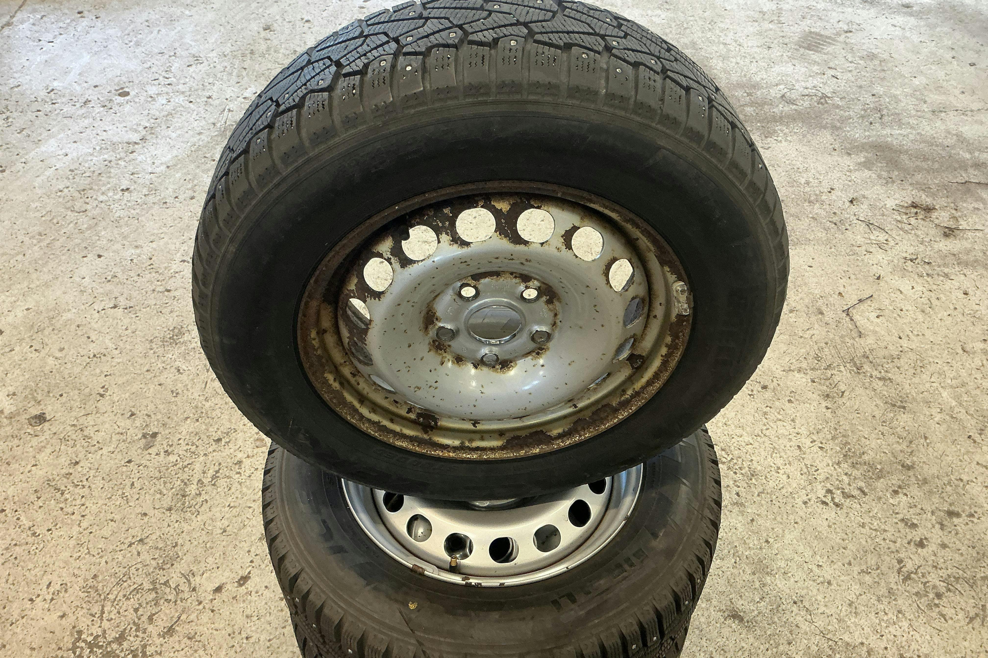 Vehicle Image 13