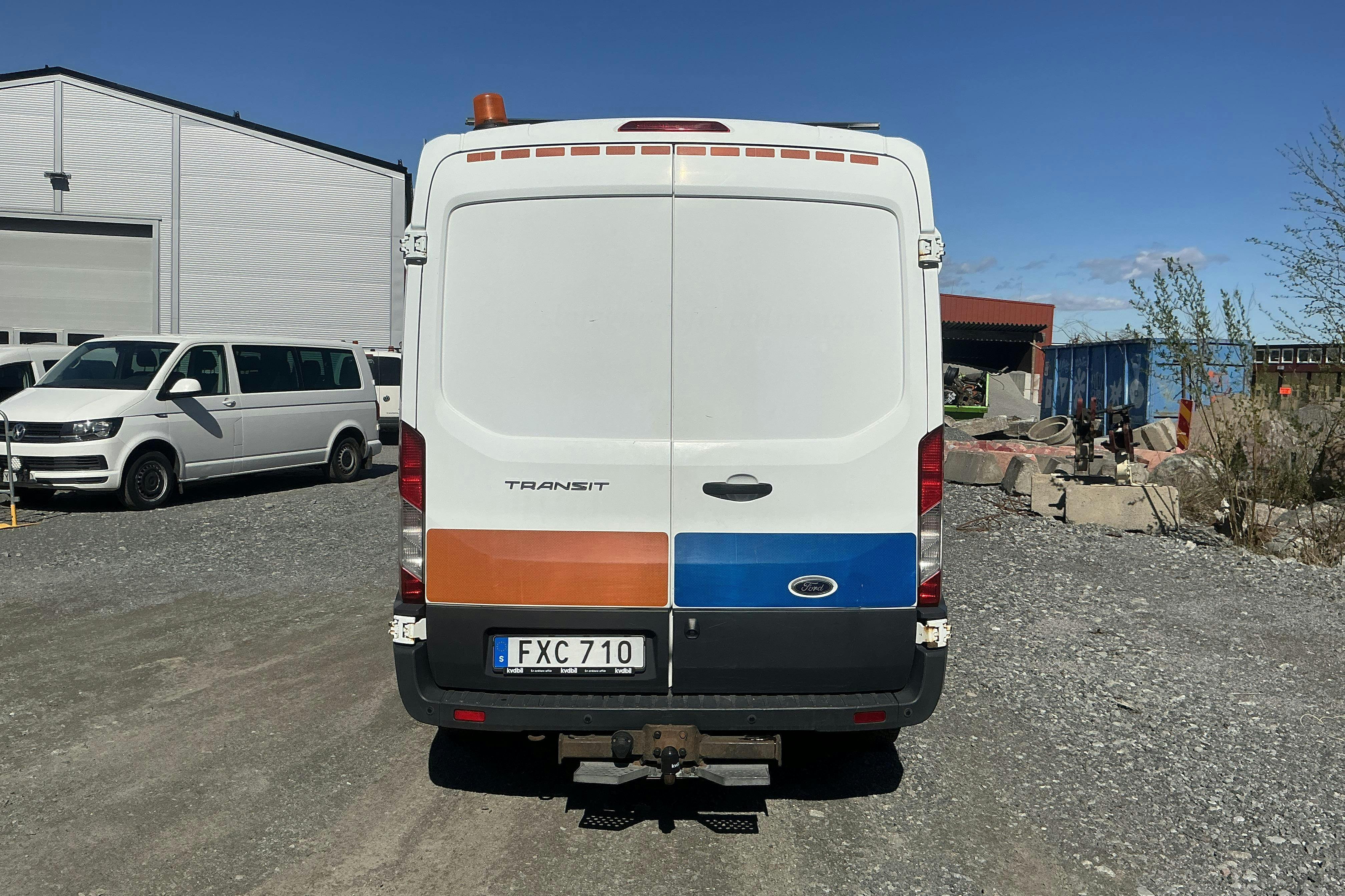 Vehicle Image 6