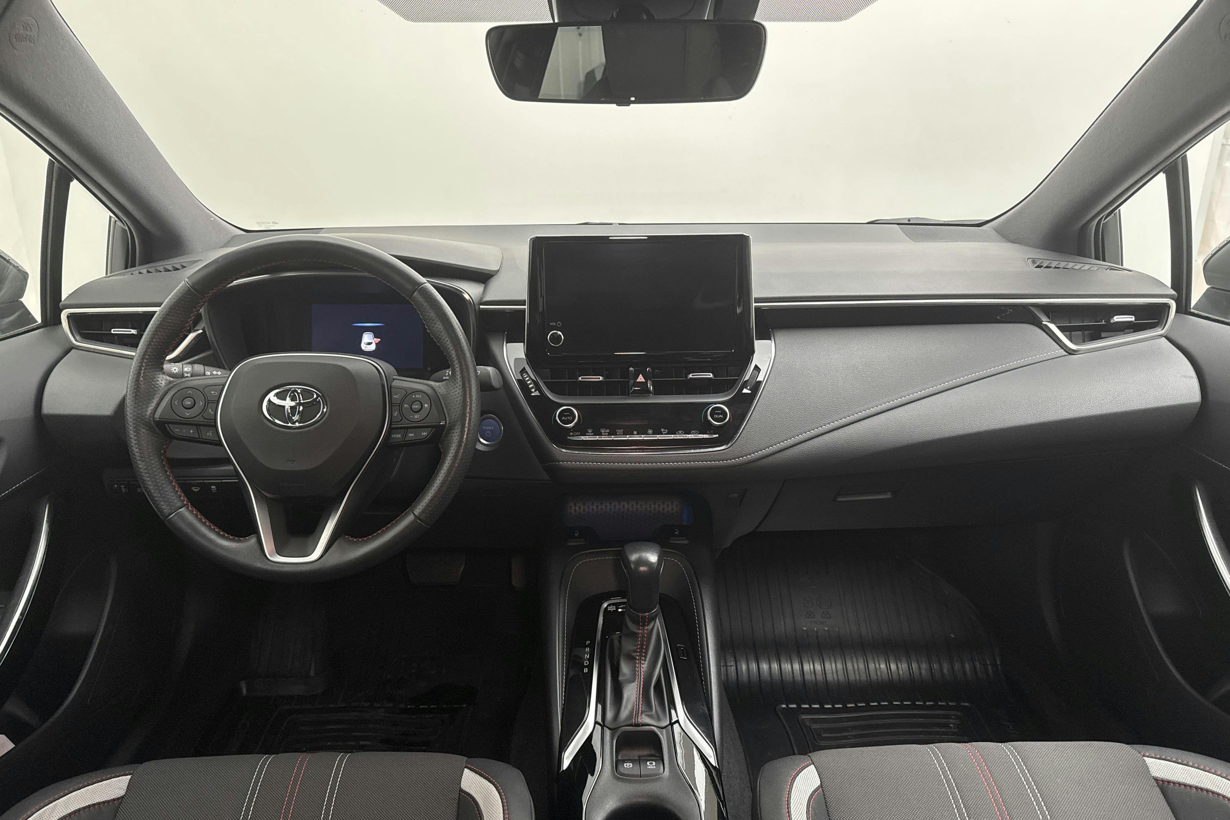 Vehicle Image 6