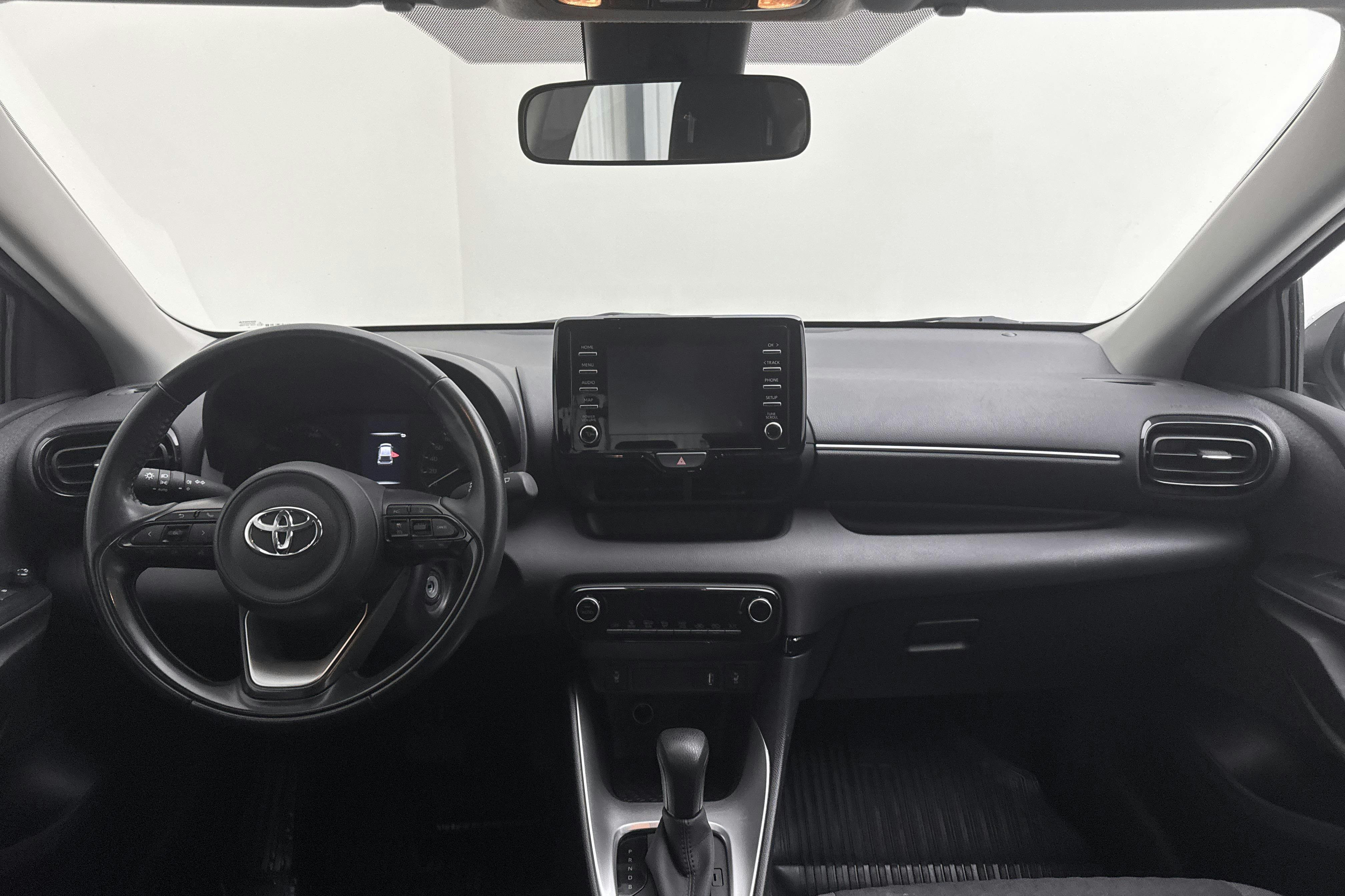 Vehicle Image 6