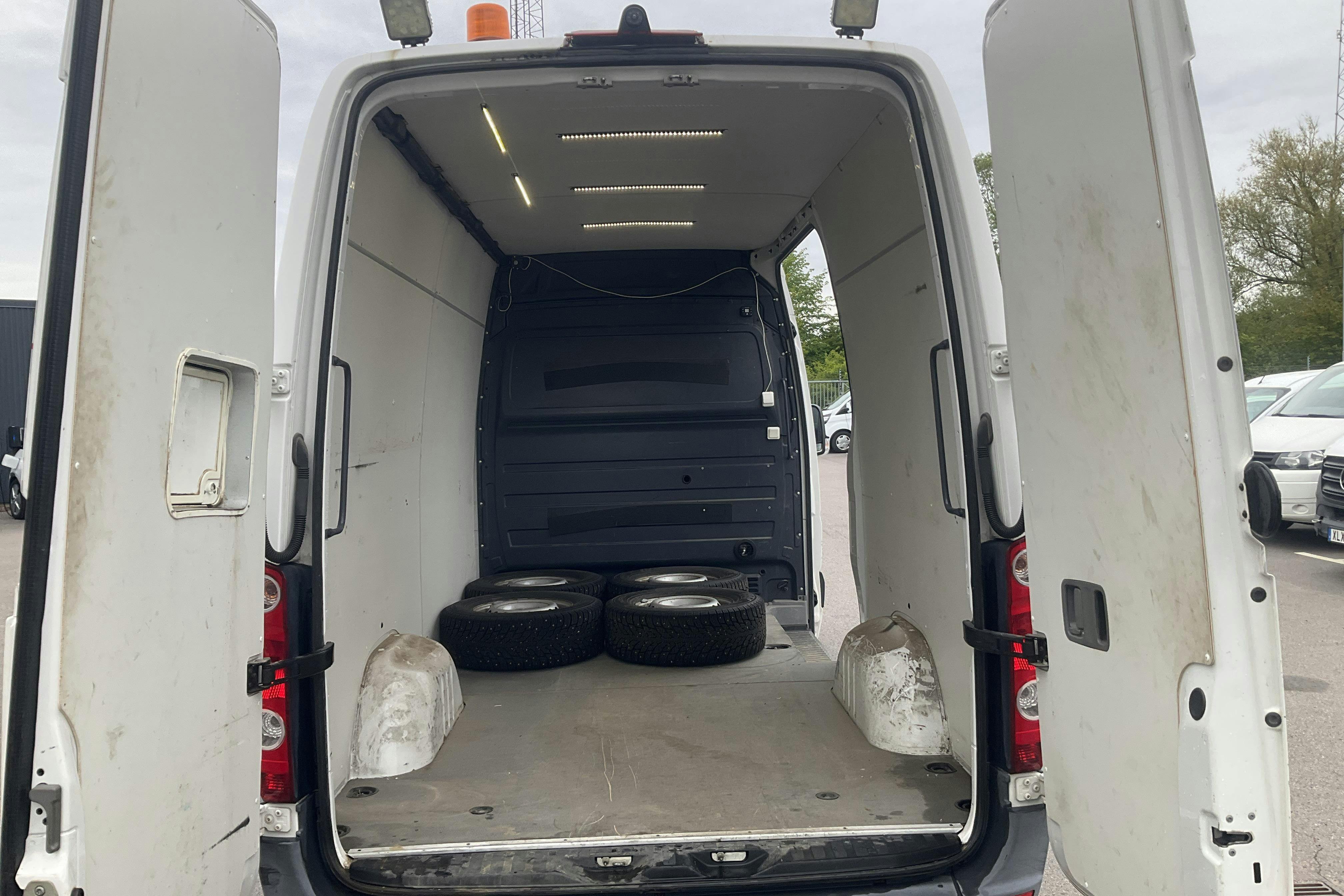 Vehicle Image 9