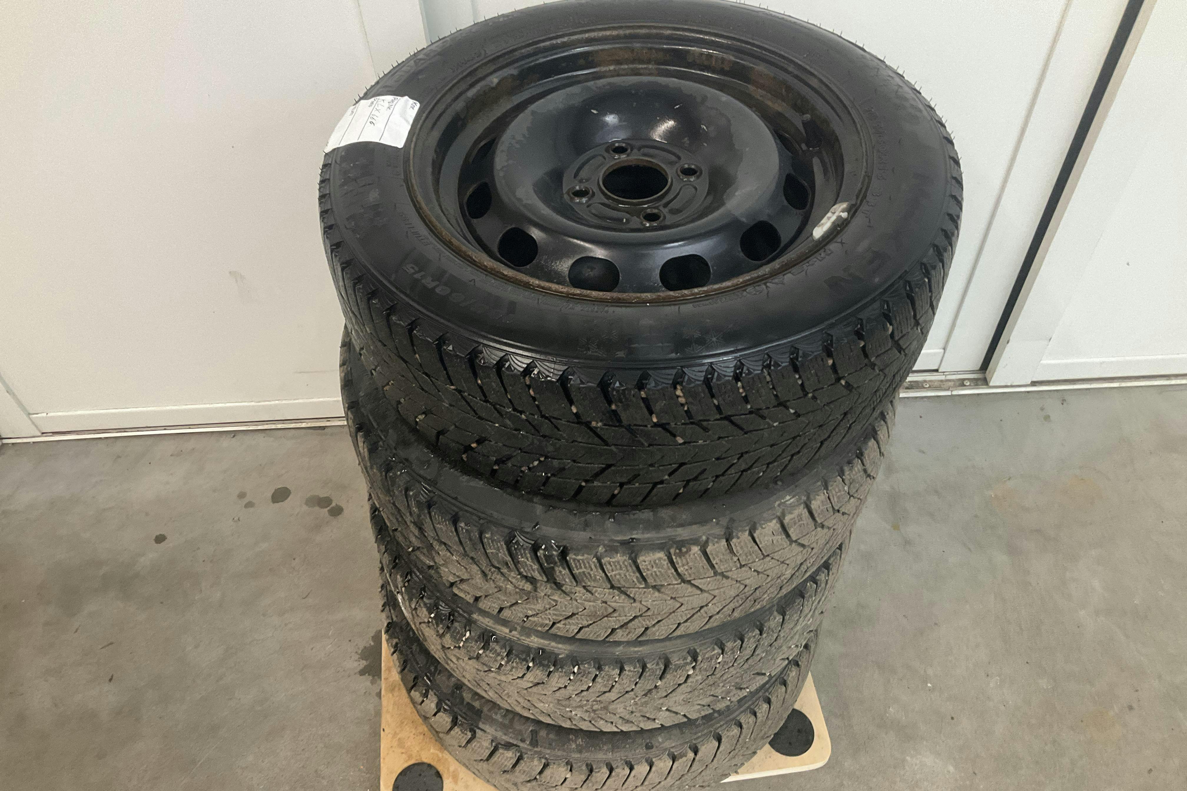 Vehicle Image 11