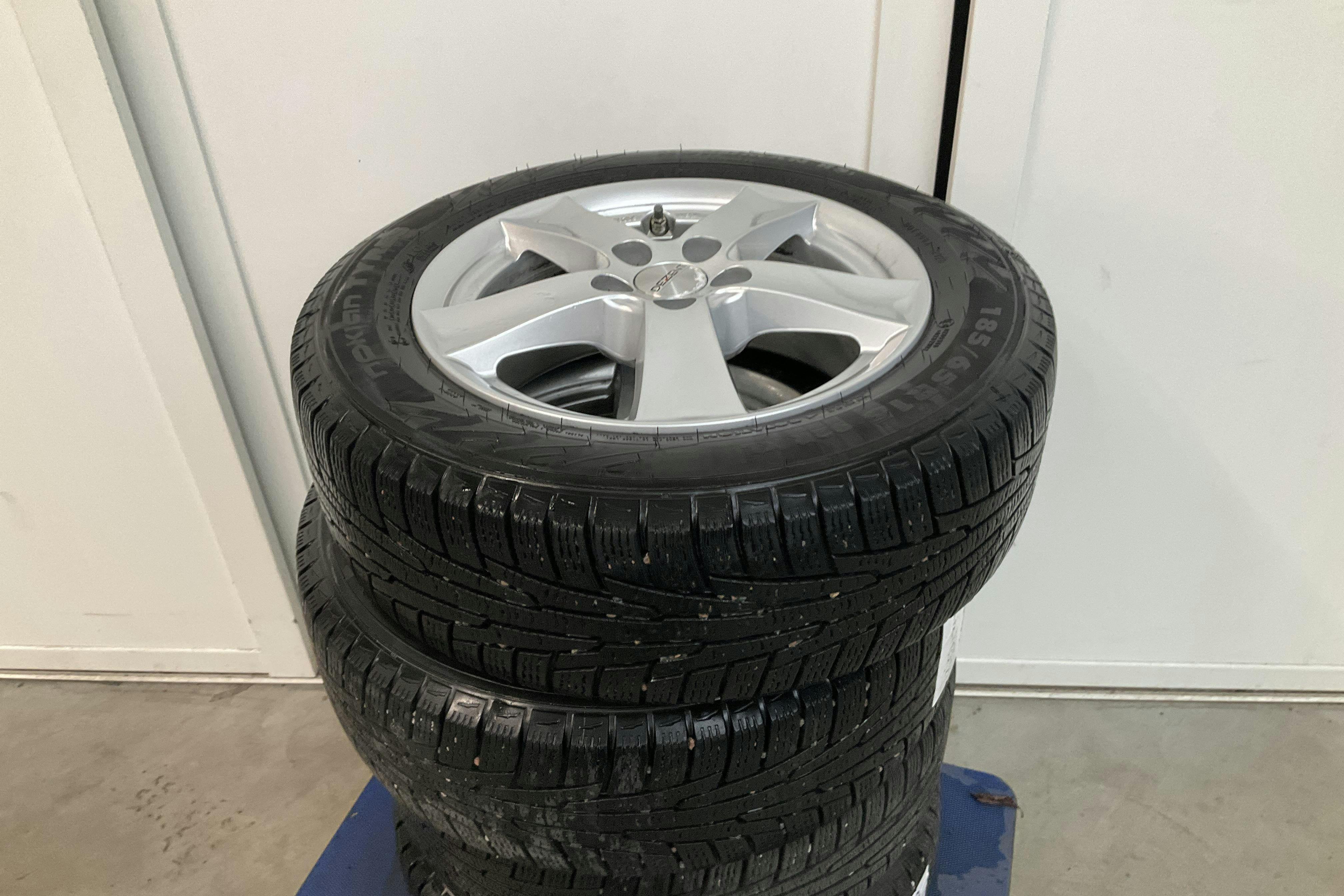 Vehicle Image 13