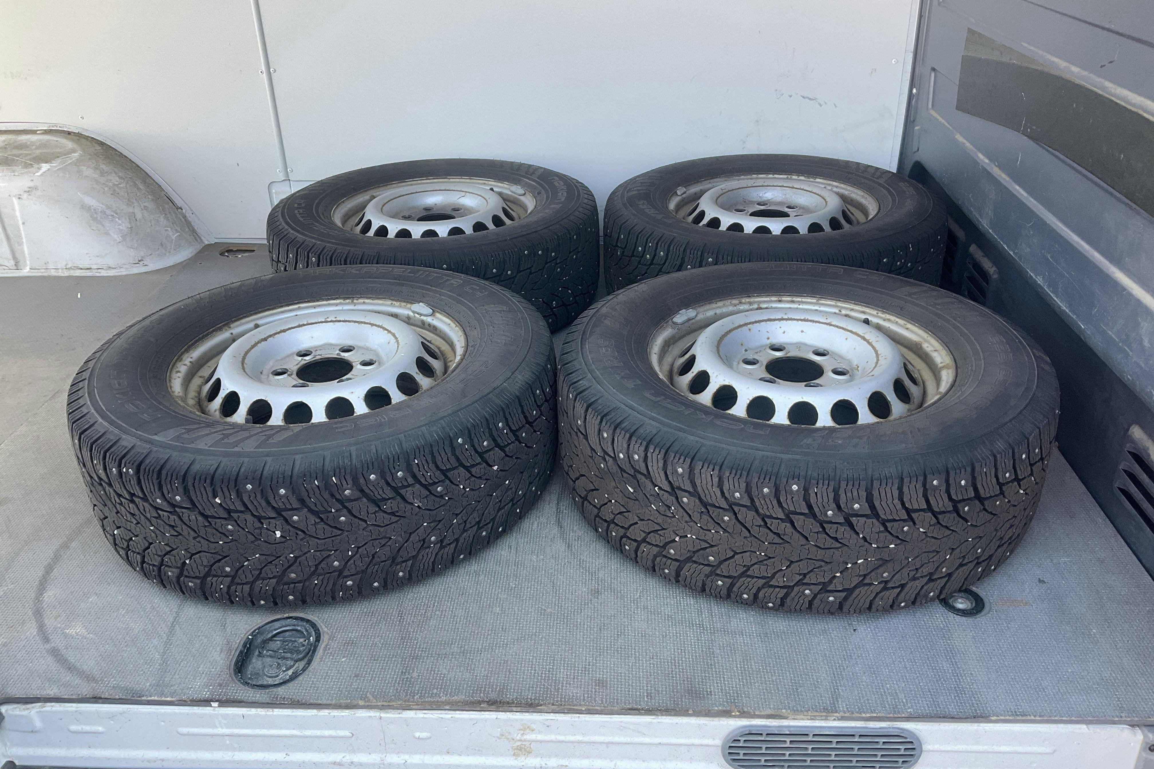 Vehicle Image 13