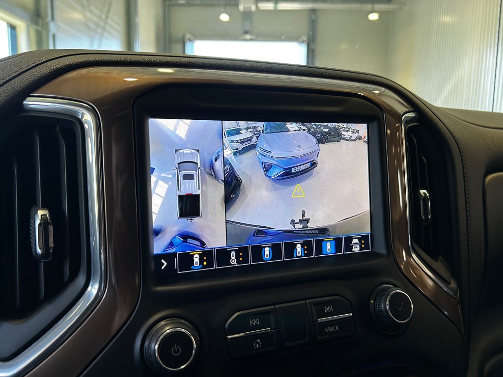 Vehicle Image 18