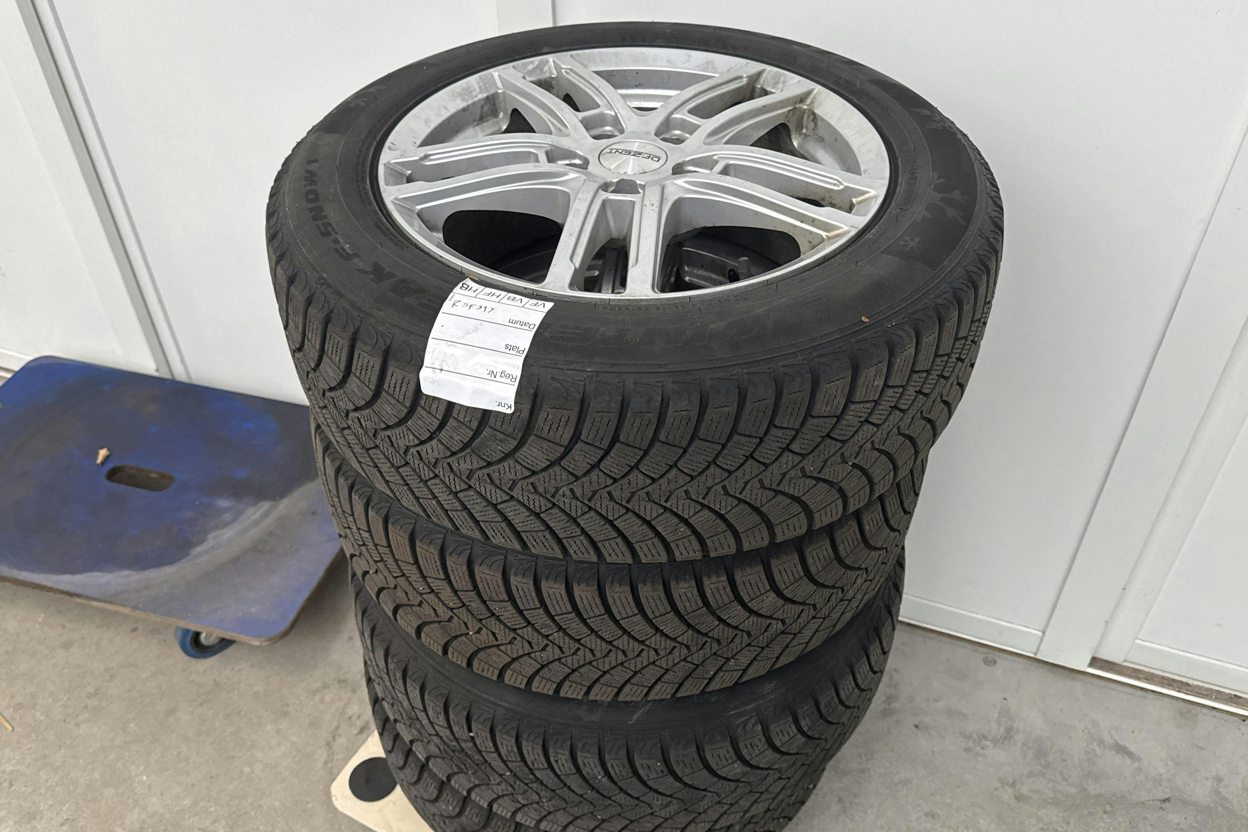 Vehicle Image 15