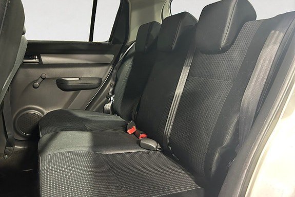 Vehicle Image 14