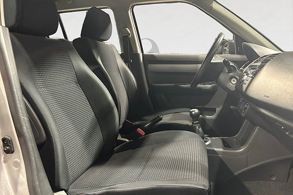 Vehicle Image 15