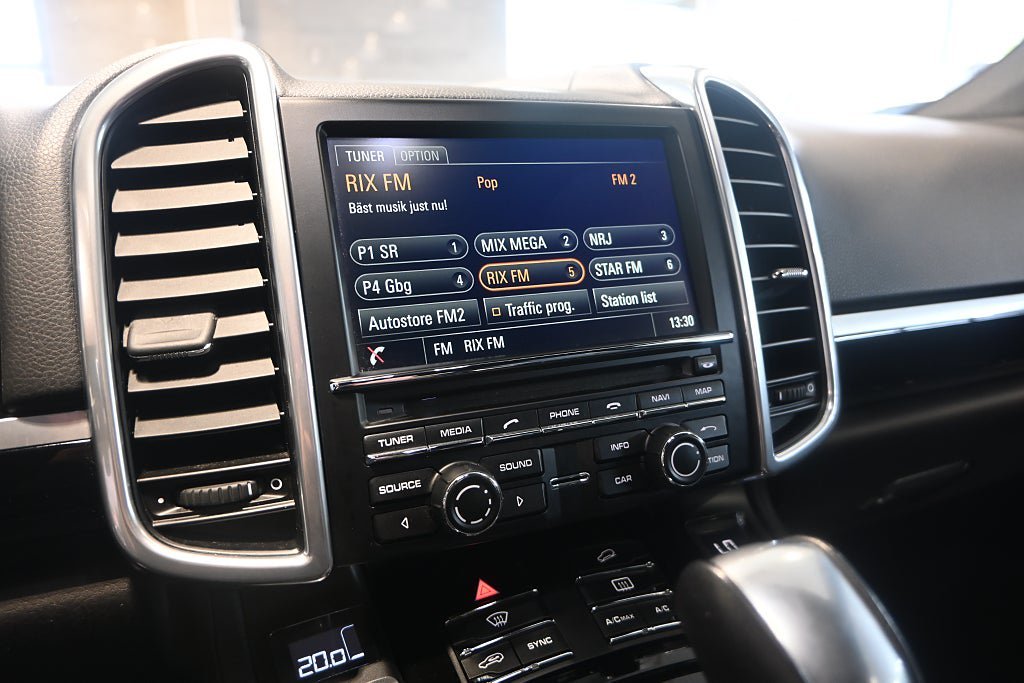Vehicle Image 21