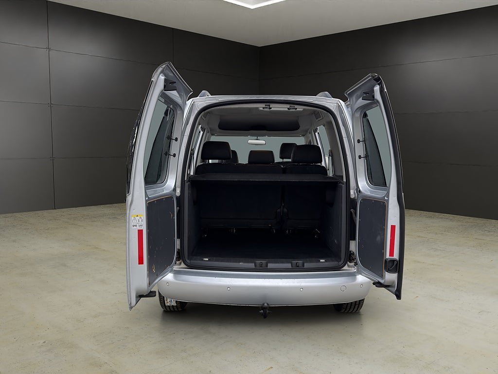 Vehicle Image 12