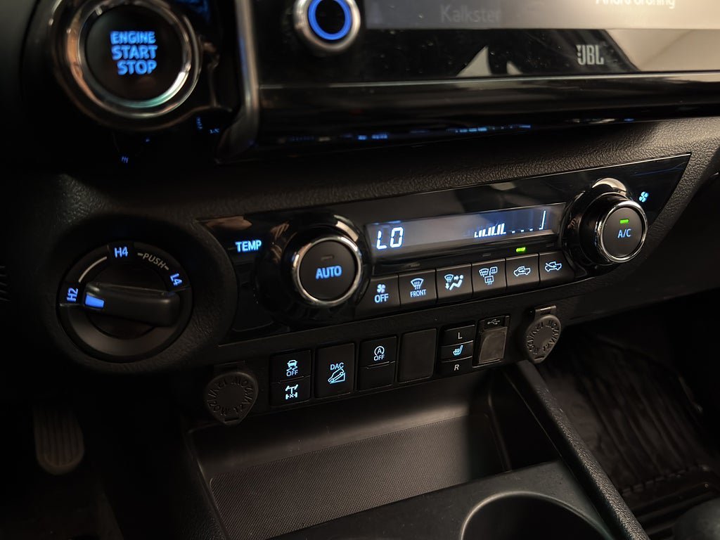 Vehicle Image 26