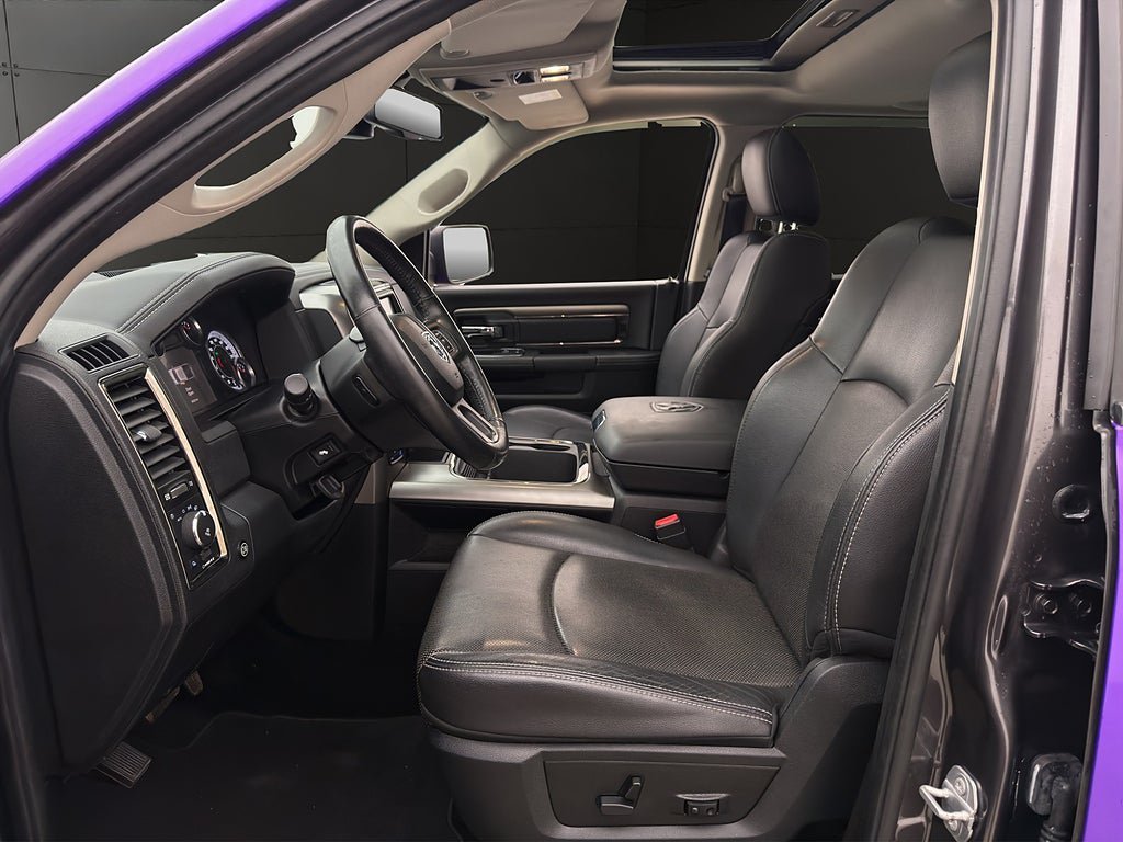 Vehicle Image 16