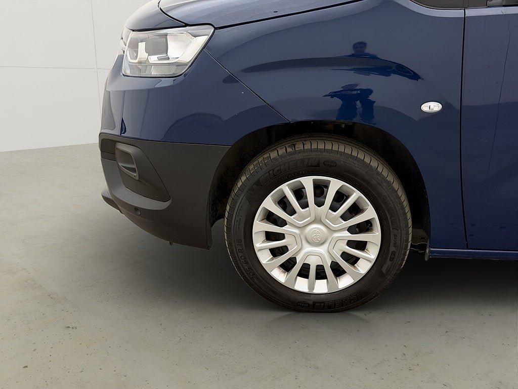 Vehicle Image 30