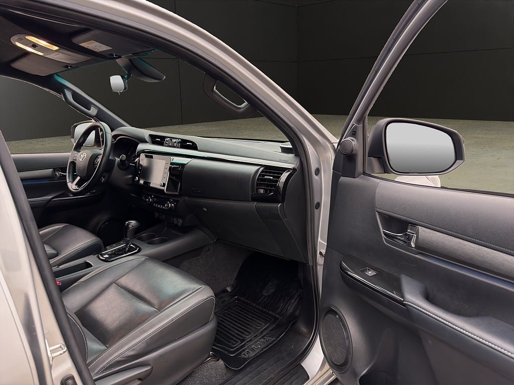 Vehicle Image 30
