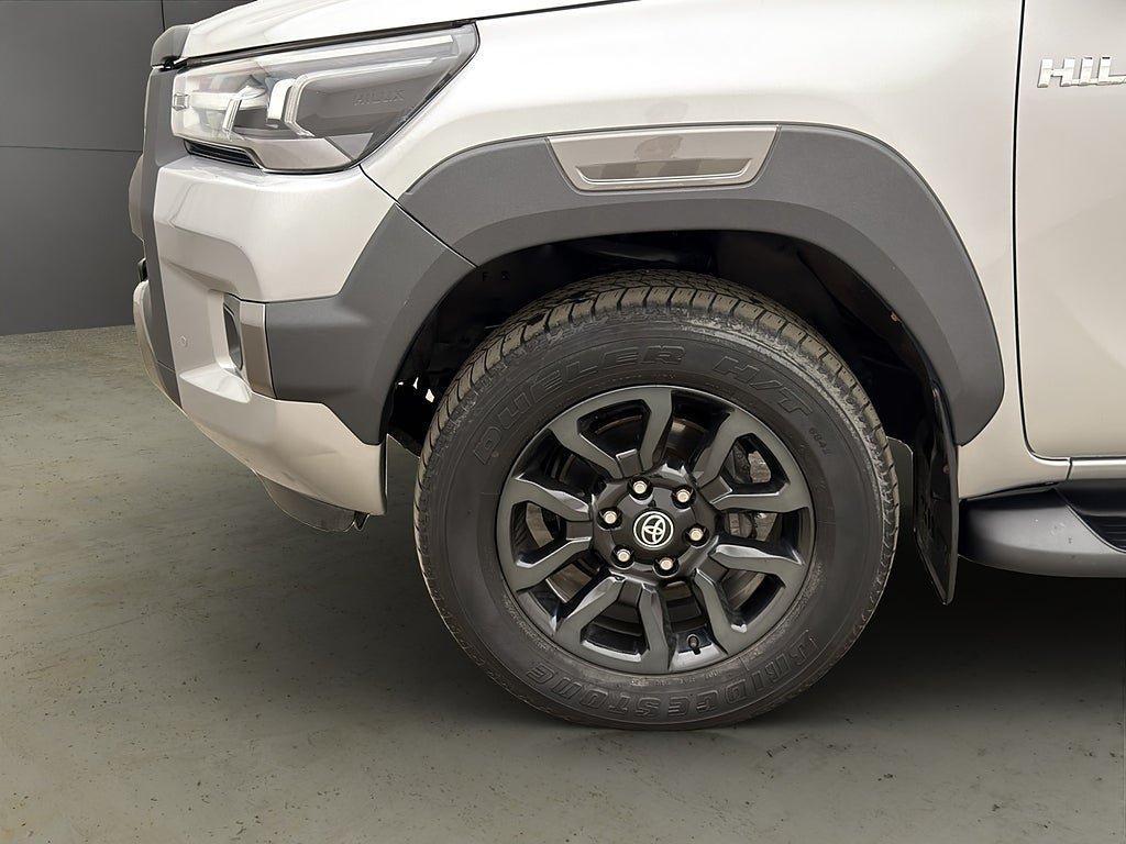 Vehicle Image 32