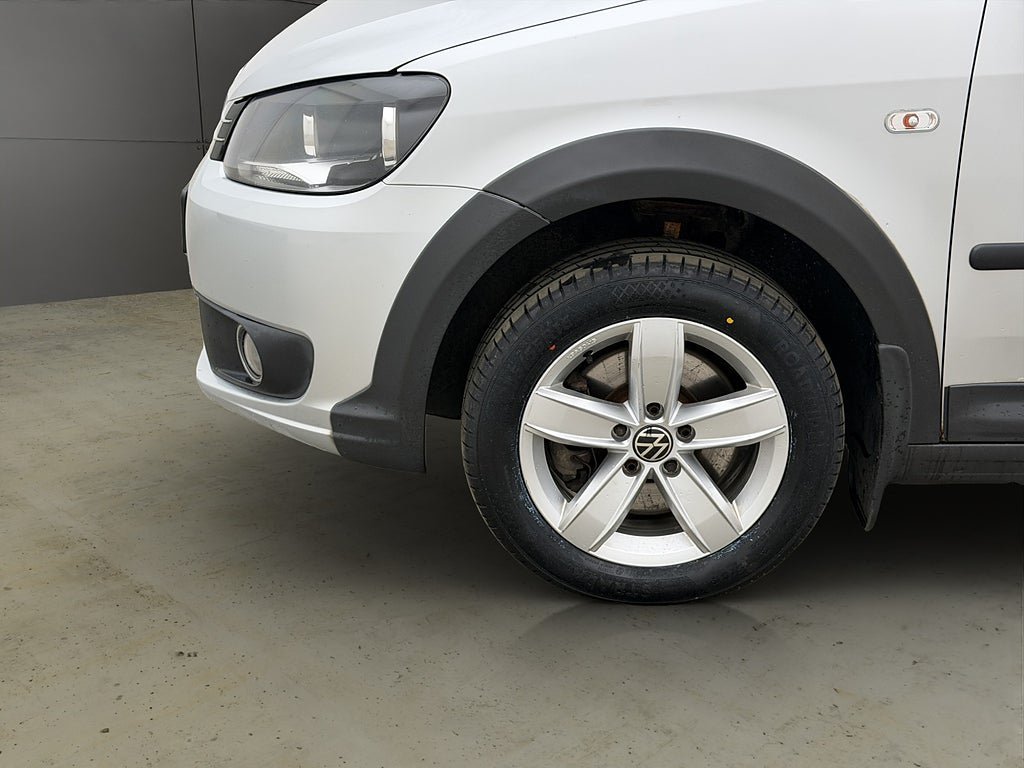 Vehicle Image 32