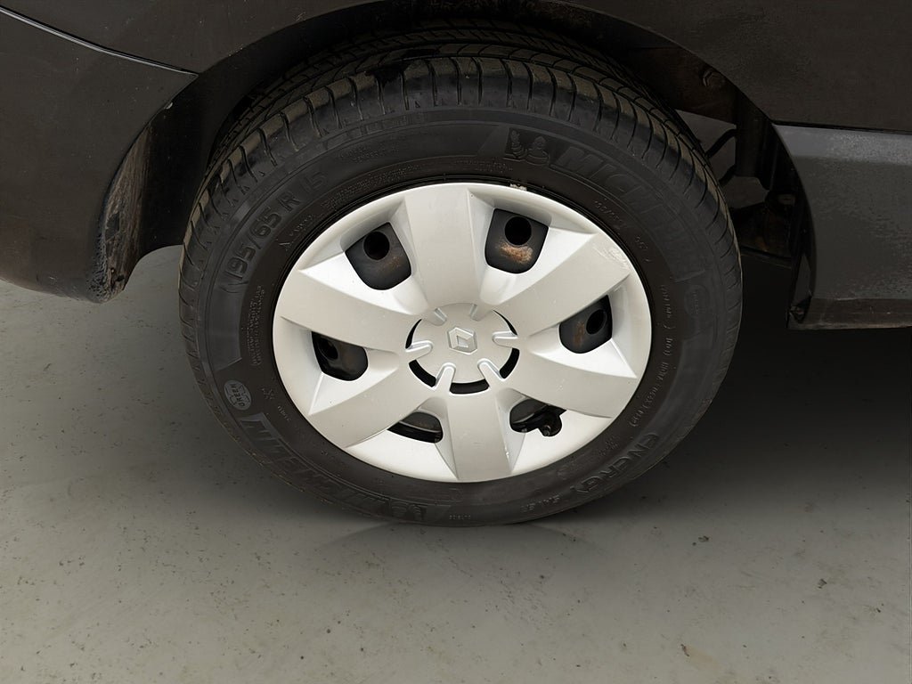 Vehicle Image 28