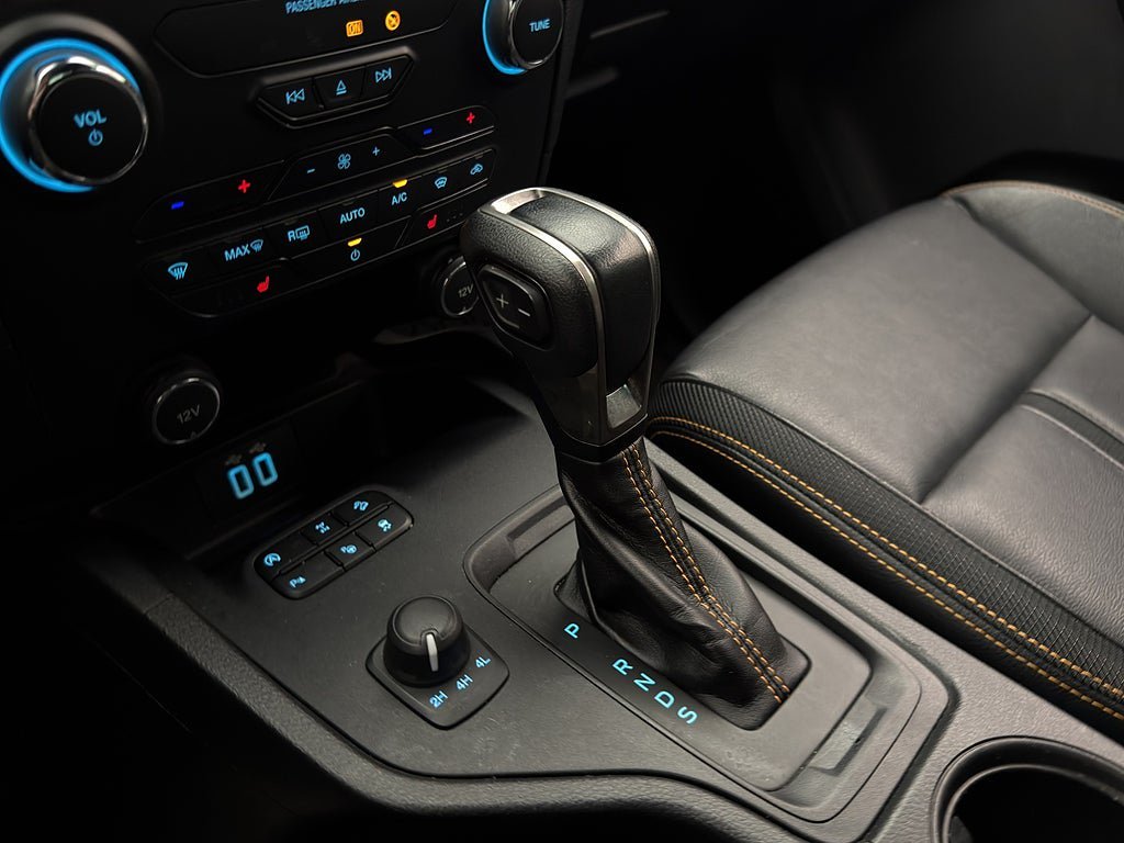 Vehicle Image 27