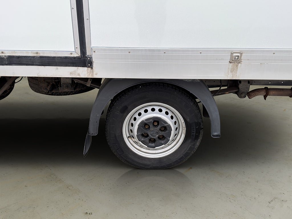 Vehicle Image 32