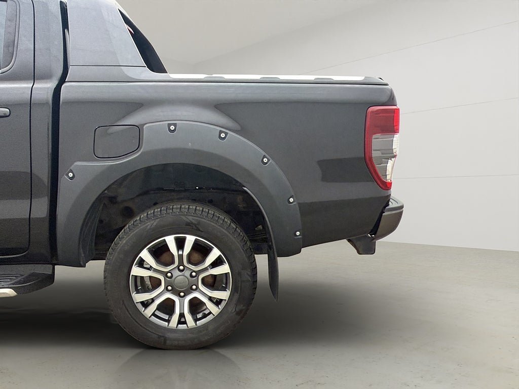 Vehicle Image 32