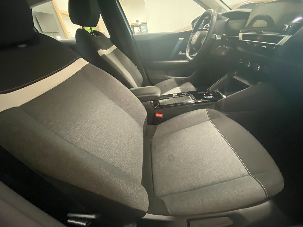 Vehicle Image 13