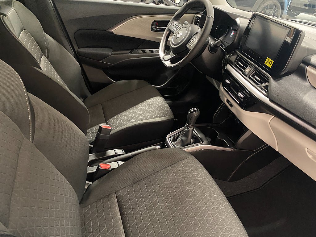 Vehicle Image 16