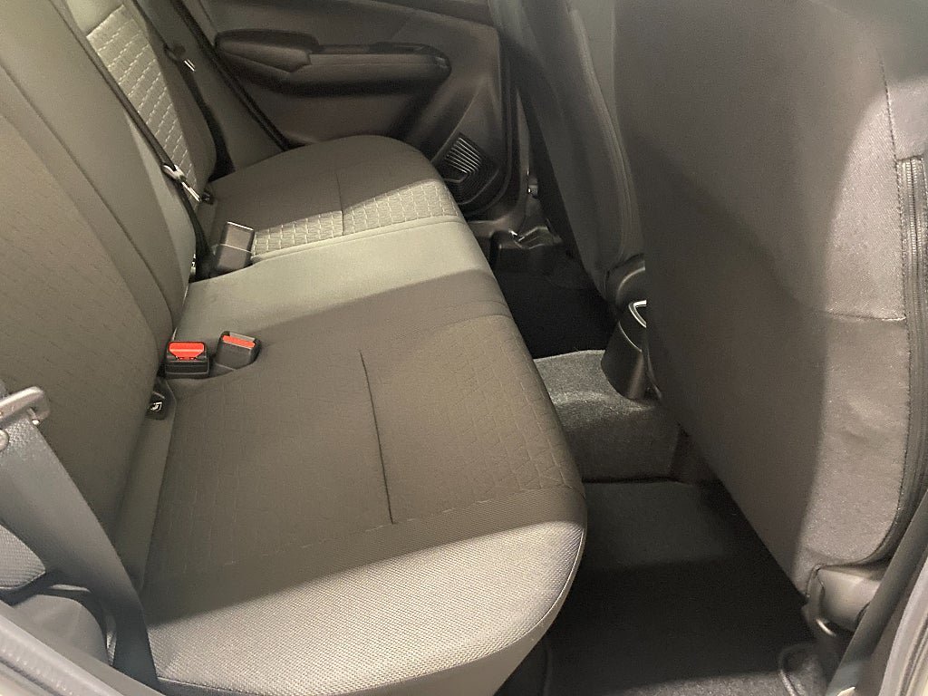 Vehicle Image 17