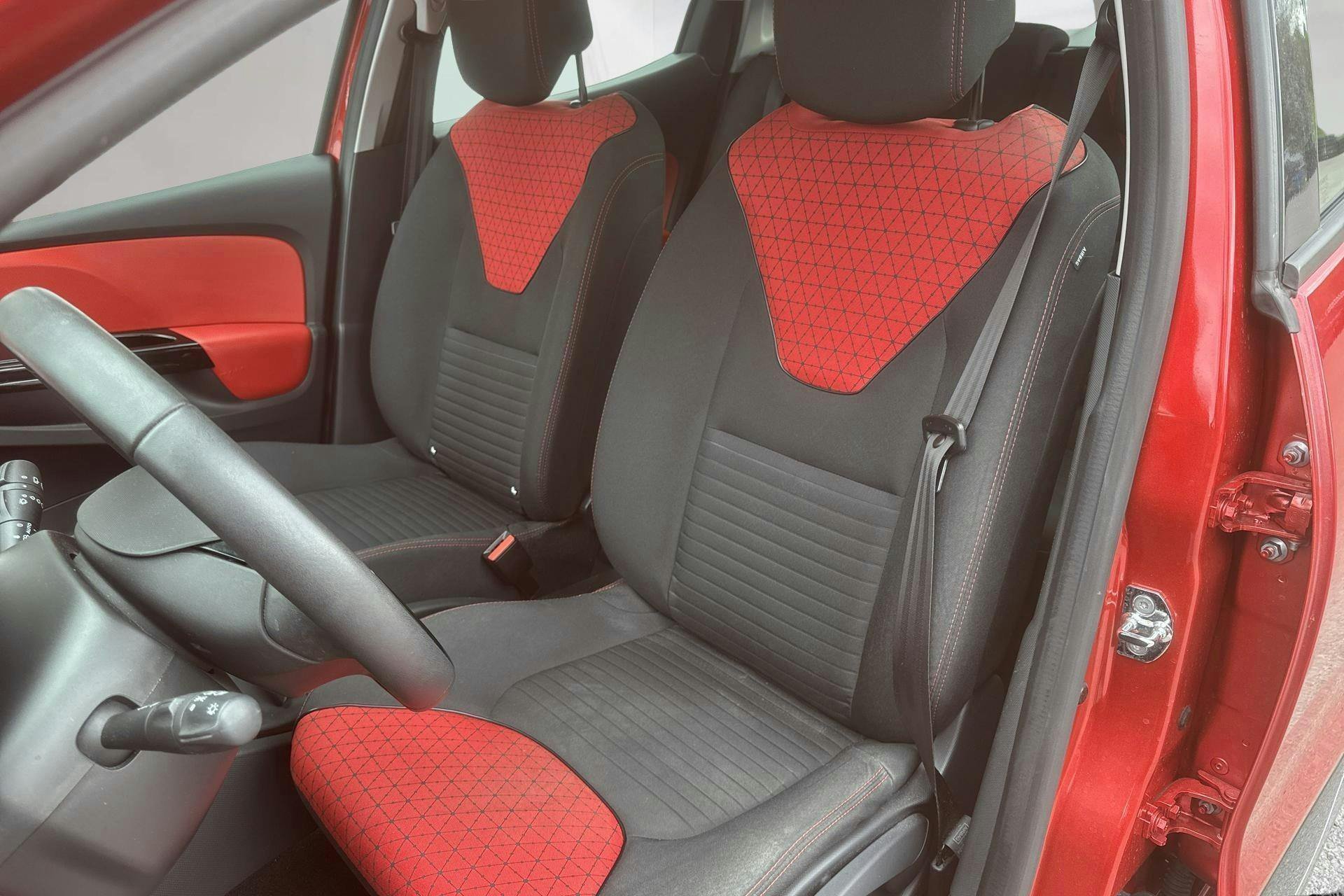Vehicle Image 13