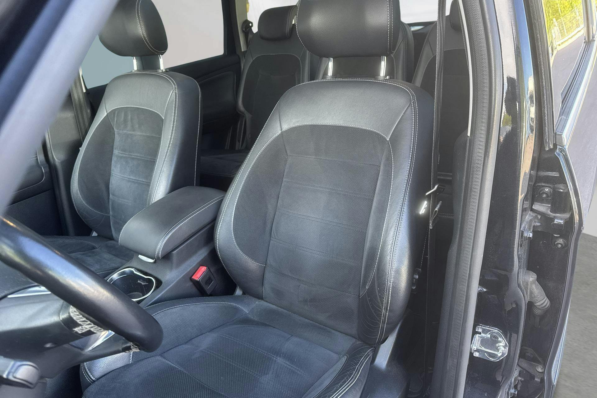 Vehicle Image 16