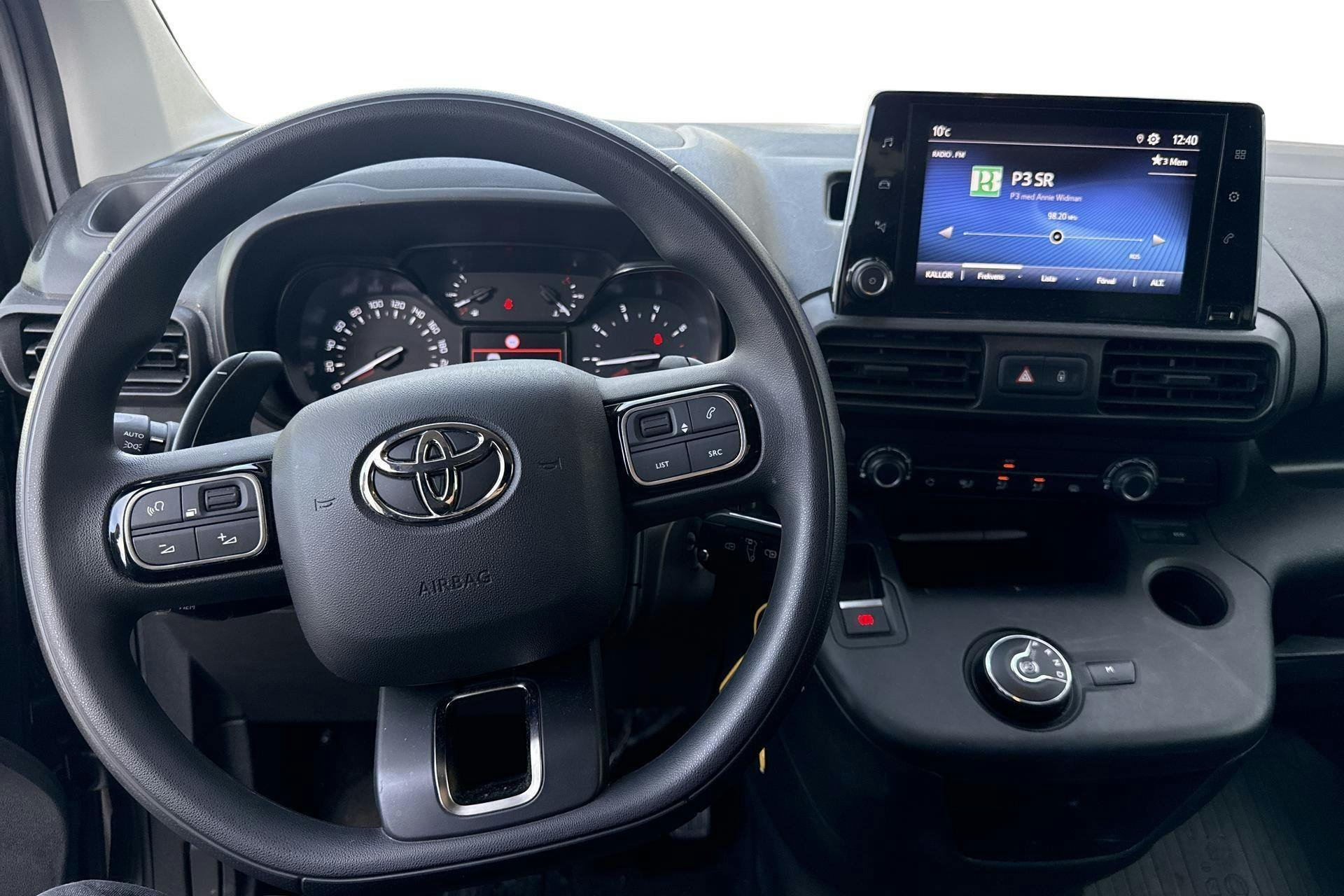 Vehicle Image 12
