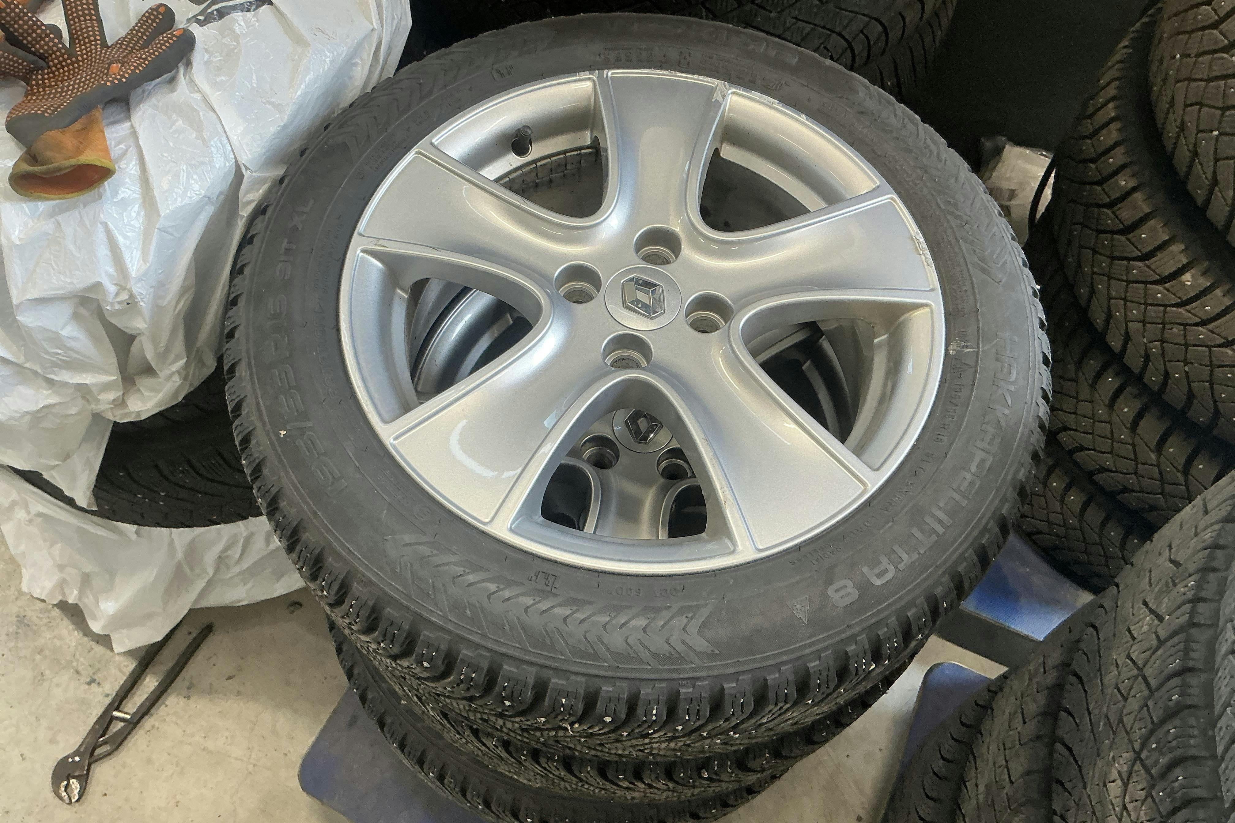 Vehicle Image 14